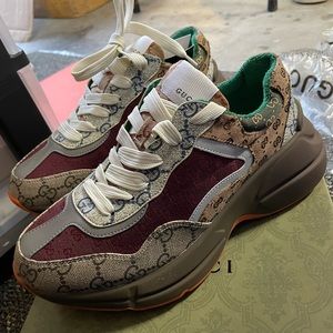 Gucci shoes for women brand new